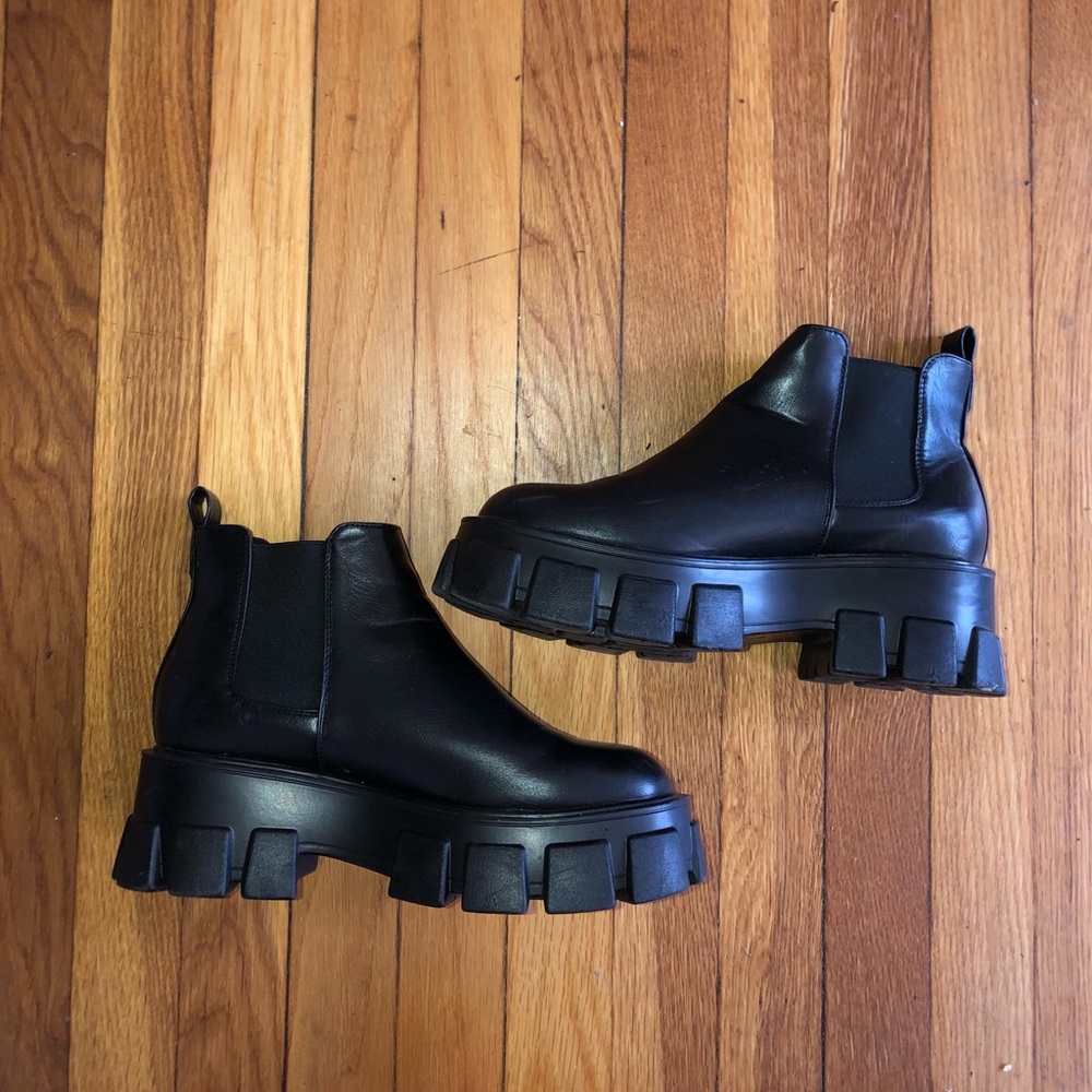 chunky black ankle boots - nasty gal